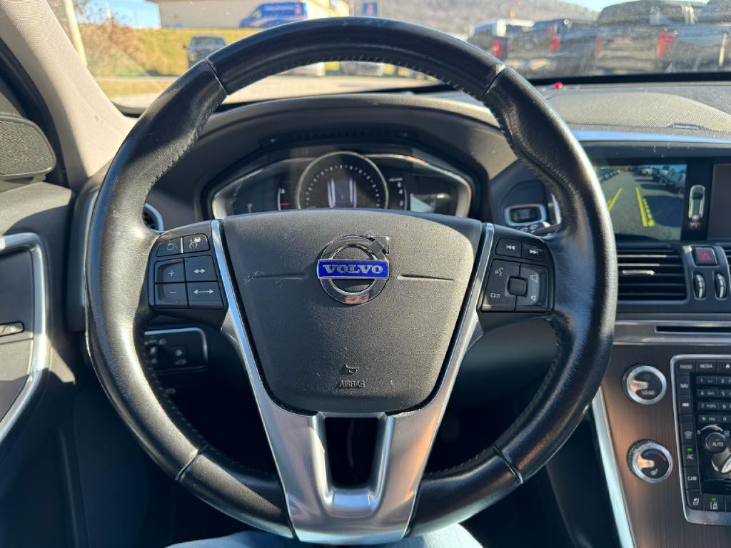 2016 Volvo XC60 Image 16