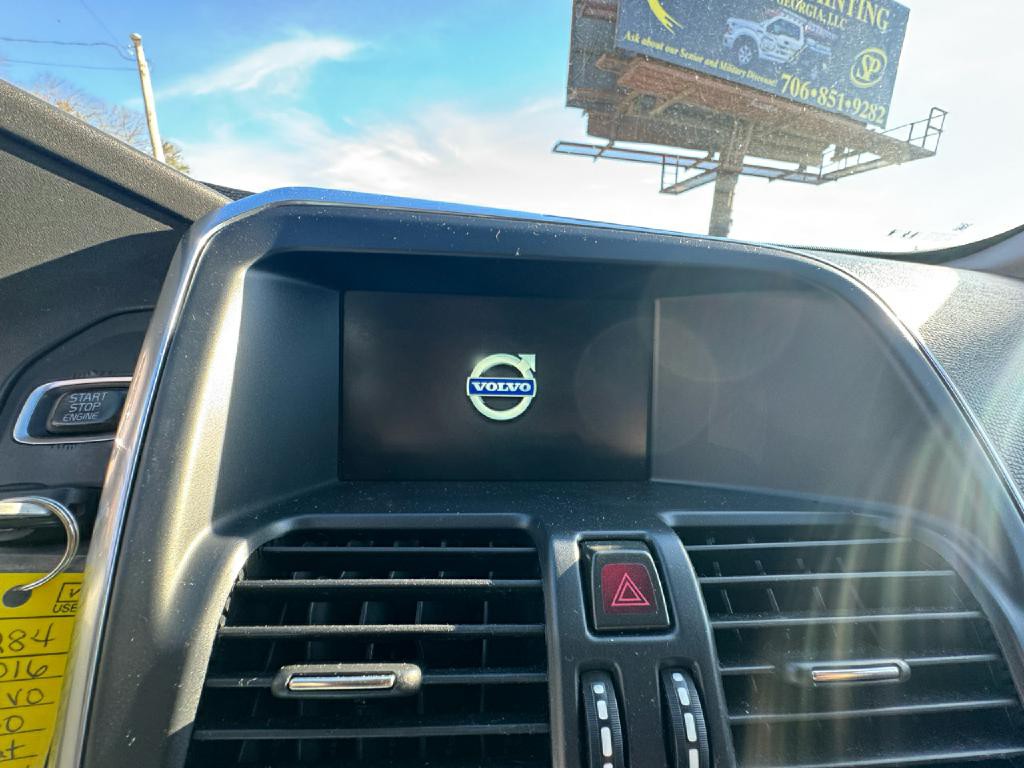 2016 Volvo XC60 Image 17