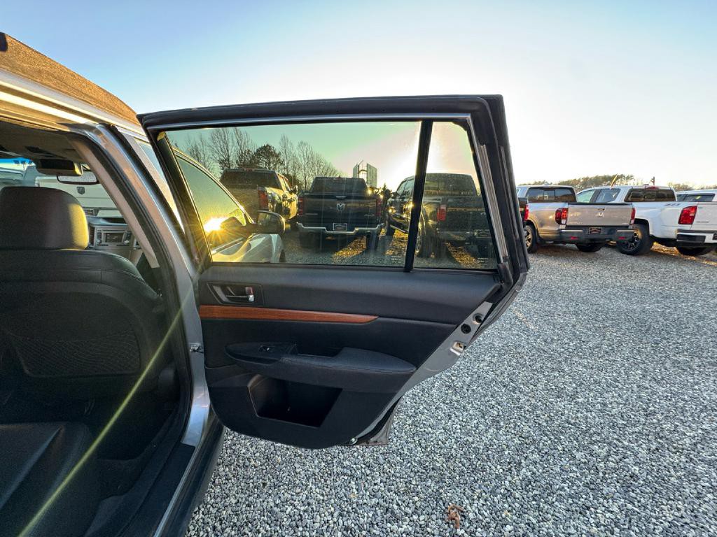 2014 Subaru Outback Image 7