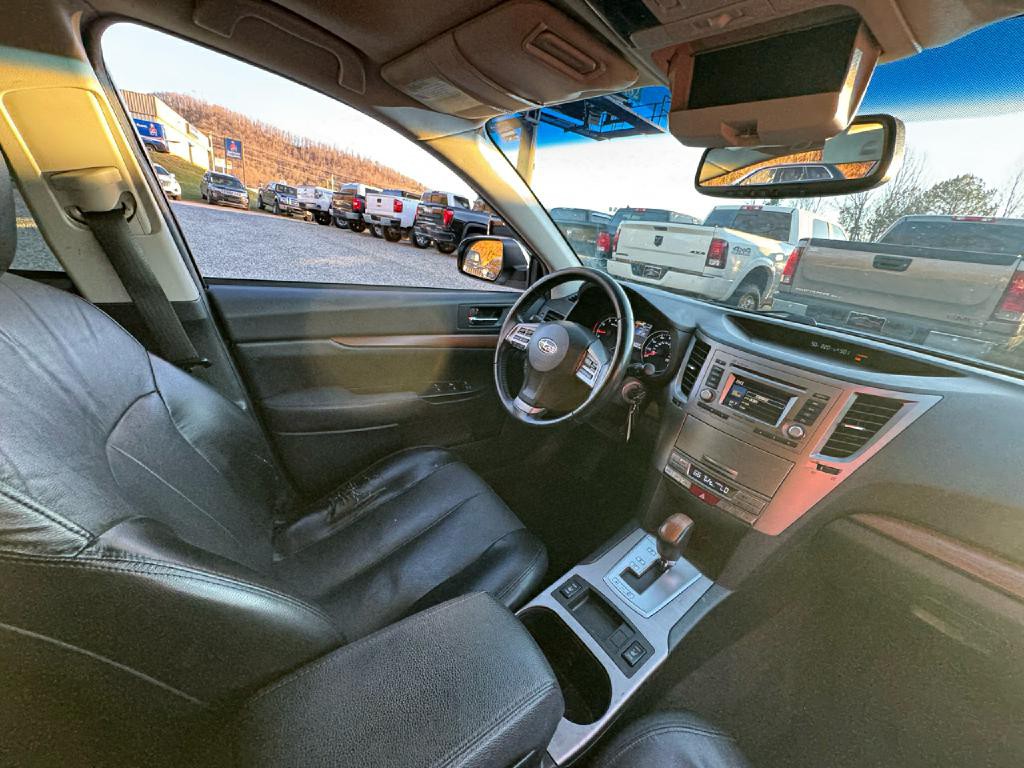 2014 Subaru Outback Image 11