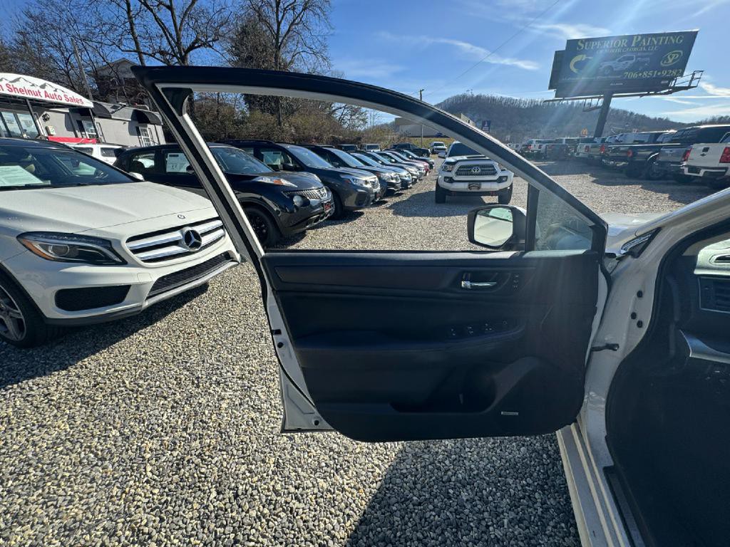 2016 Subaru Legacy Image 10