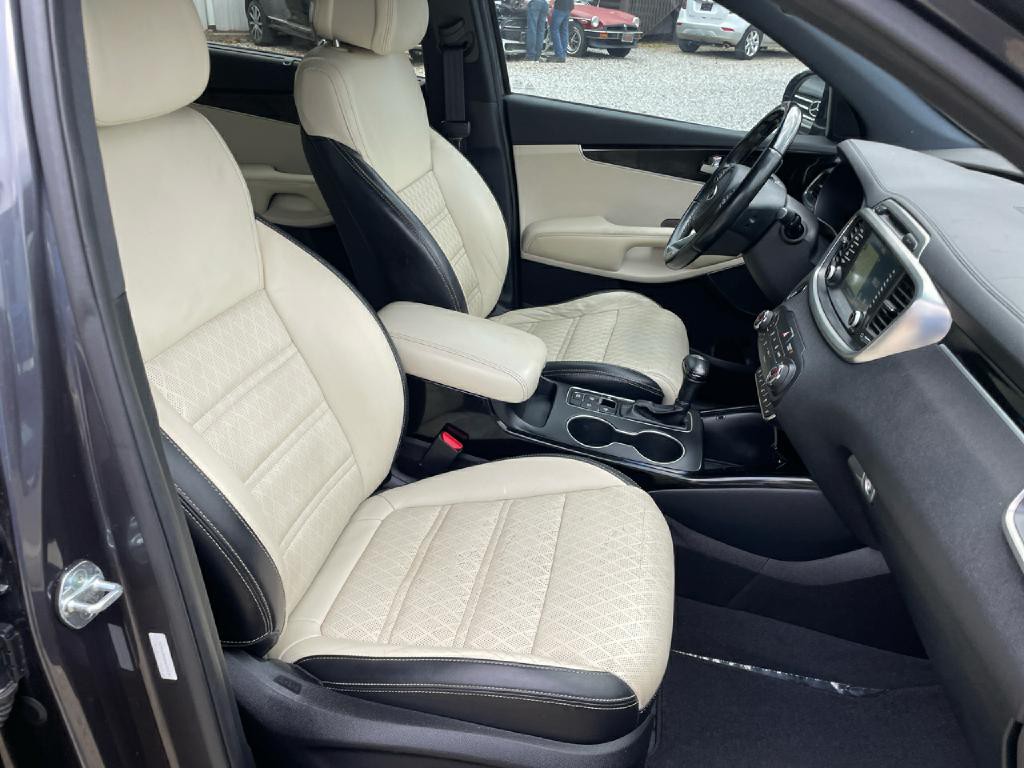 2016 Kia Sorento Image 11