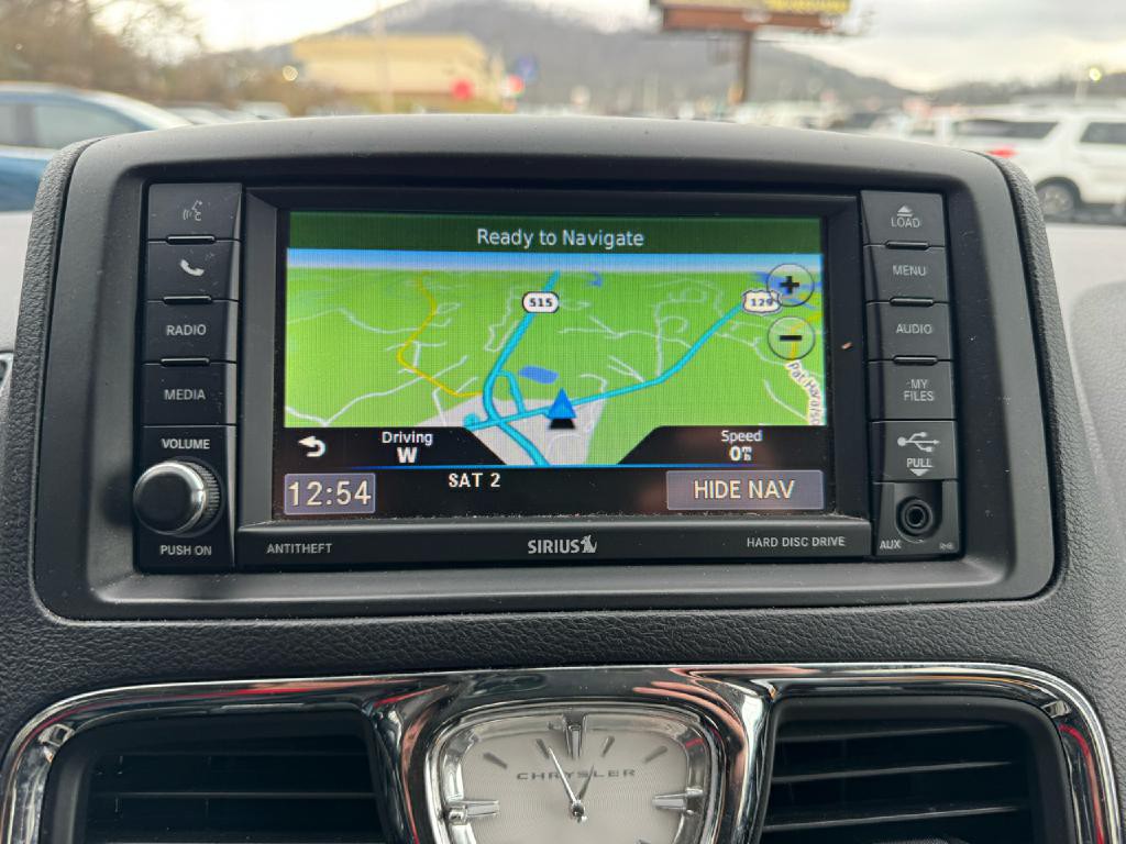 2016 Chrysler Town & Country Image 17