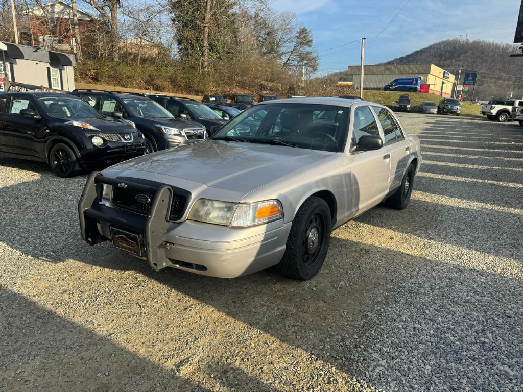 2011 Ford Crown Victoria Image 2