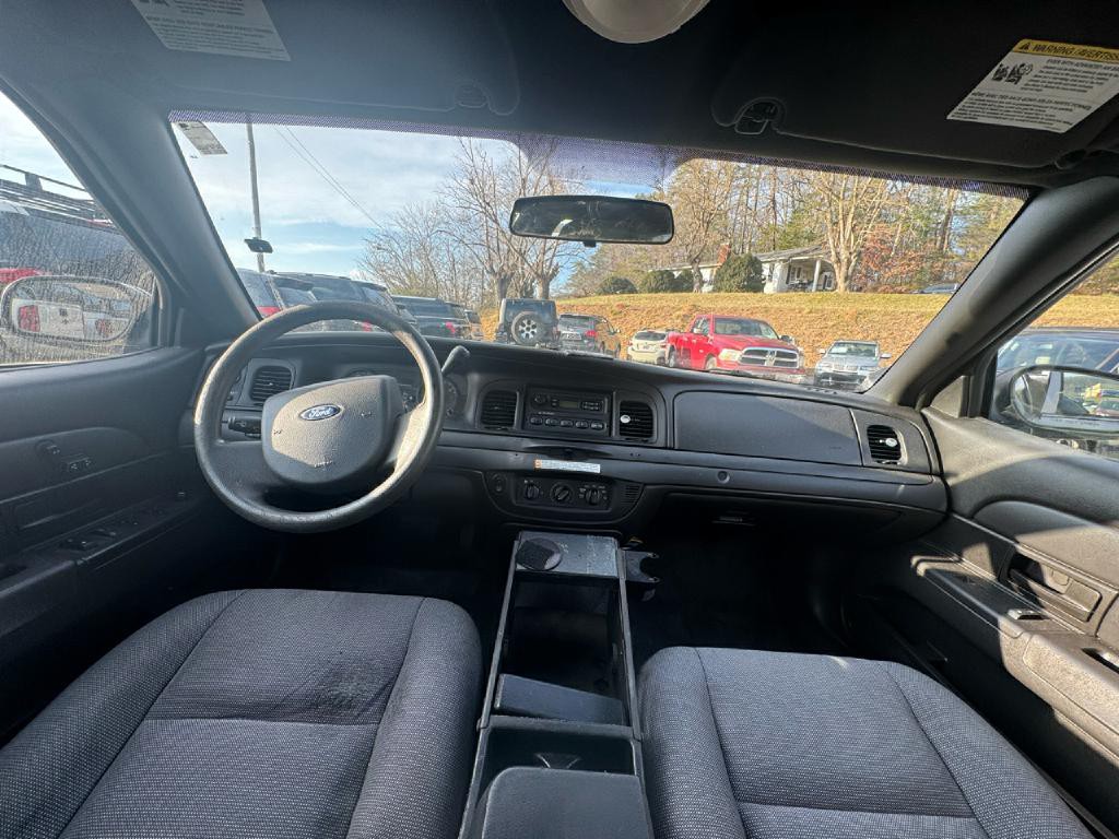 2011 Ford Crown Victoria Image 8