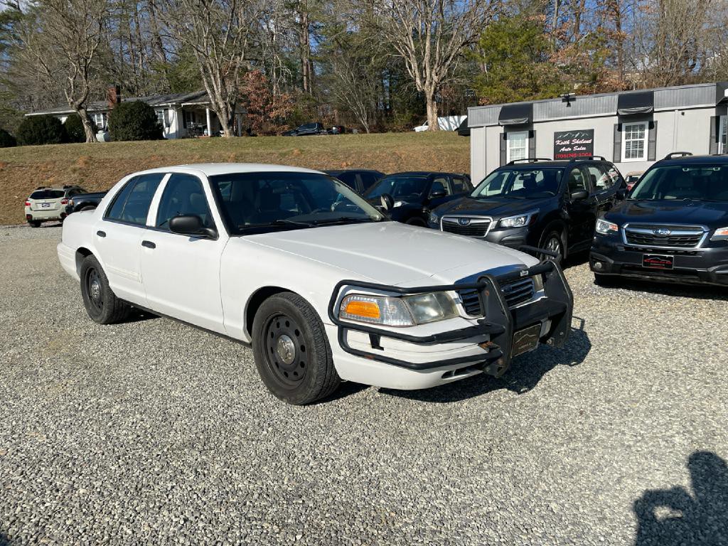 2010 Ford Crown Victoria Image 2