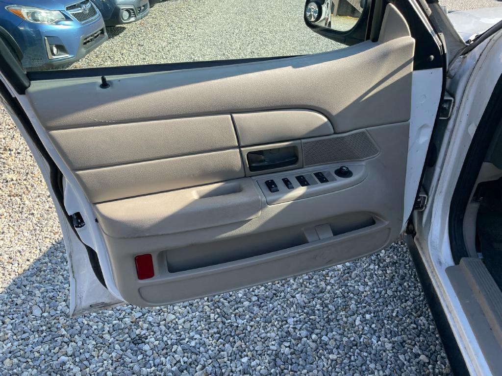 2010 Ford Crown Victoria Image 17