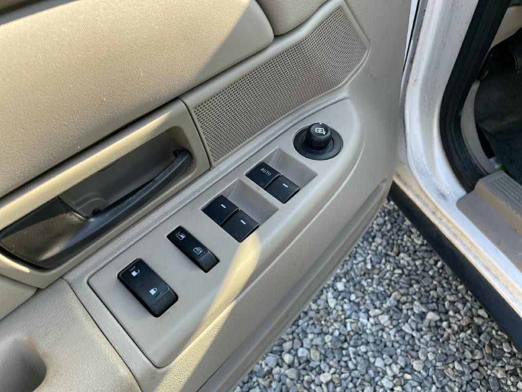 2010 Ford Crown Victoria Image 18