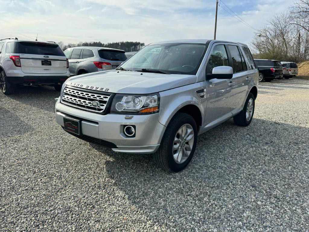 2013 Land Rover LR2 Image 2