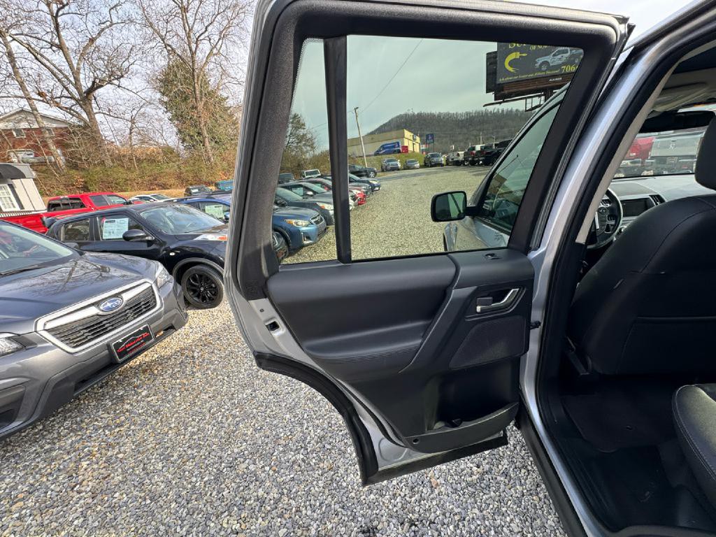 2013 Land Rover LR2 Image 6