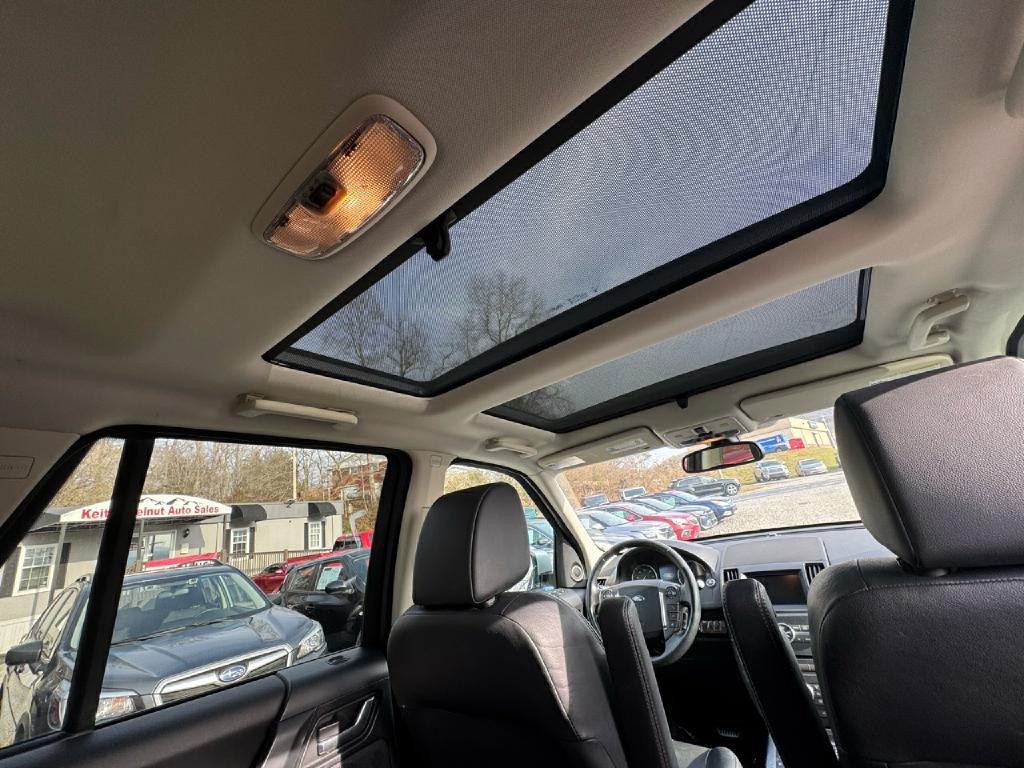 2013 Land Rover LR2 Image 9