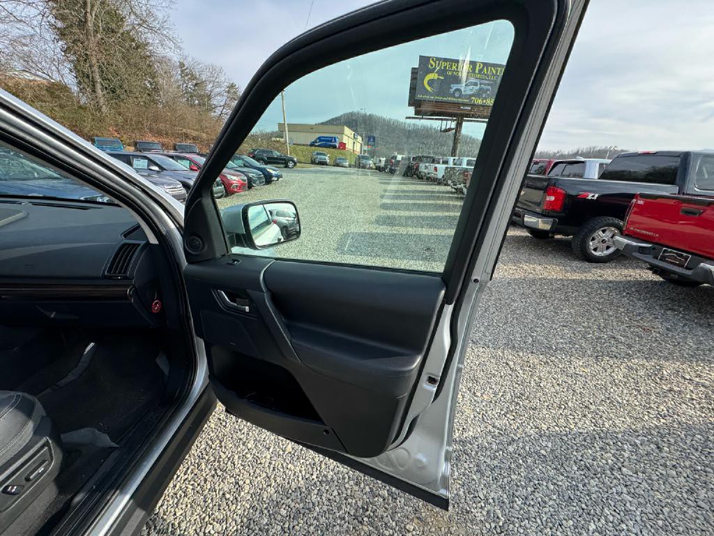 2013 Land Rover LR2 Image 10