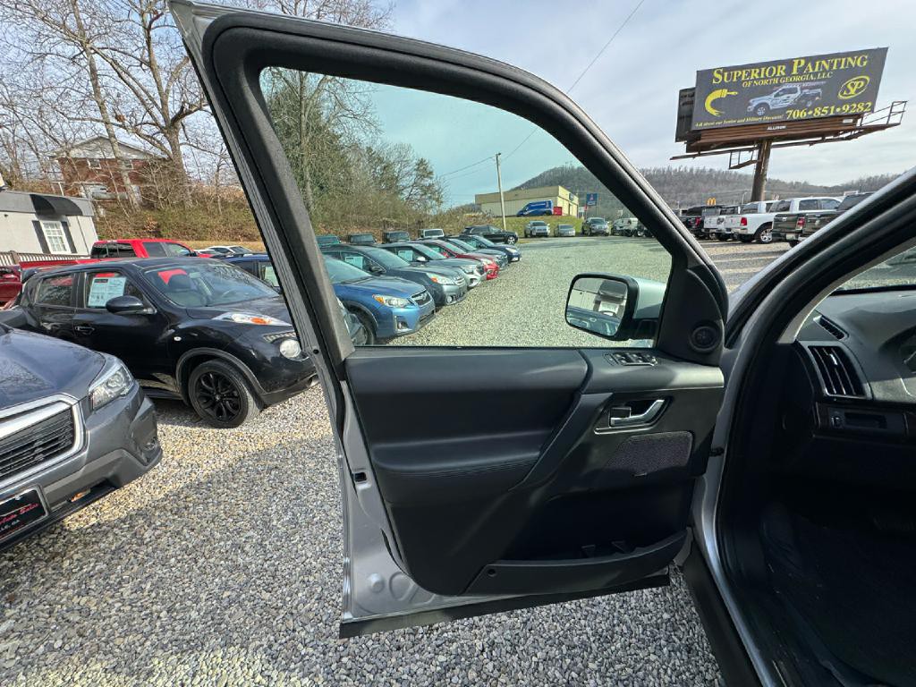 2013 Land Rover LR2 Image 13