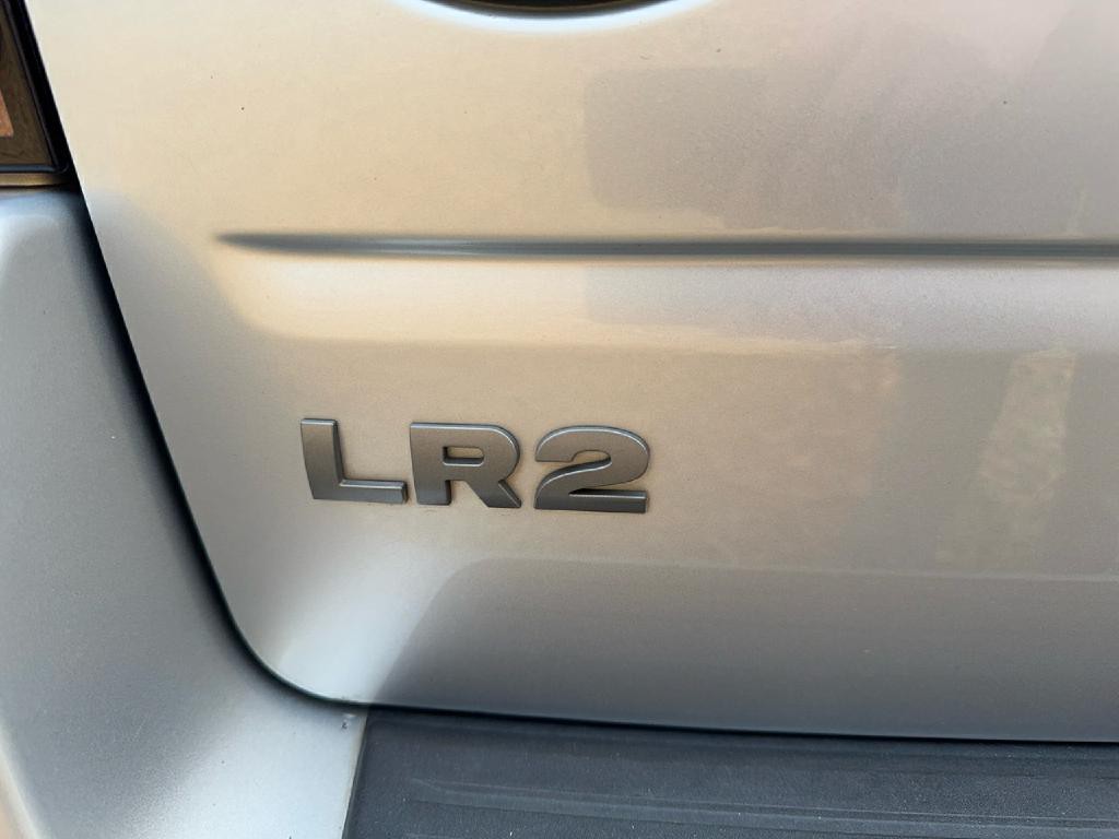 2013 Land Rover LR2 Image 21