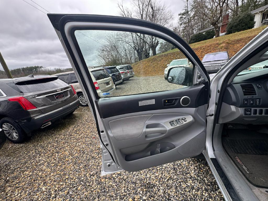 2006 Toyota Tacoma Image 12