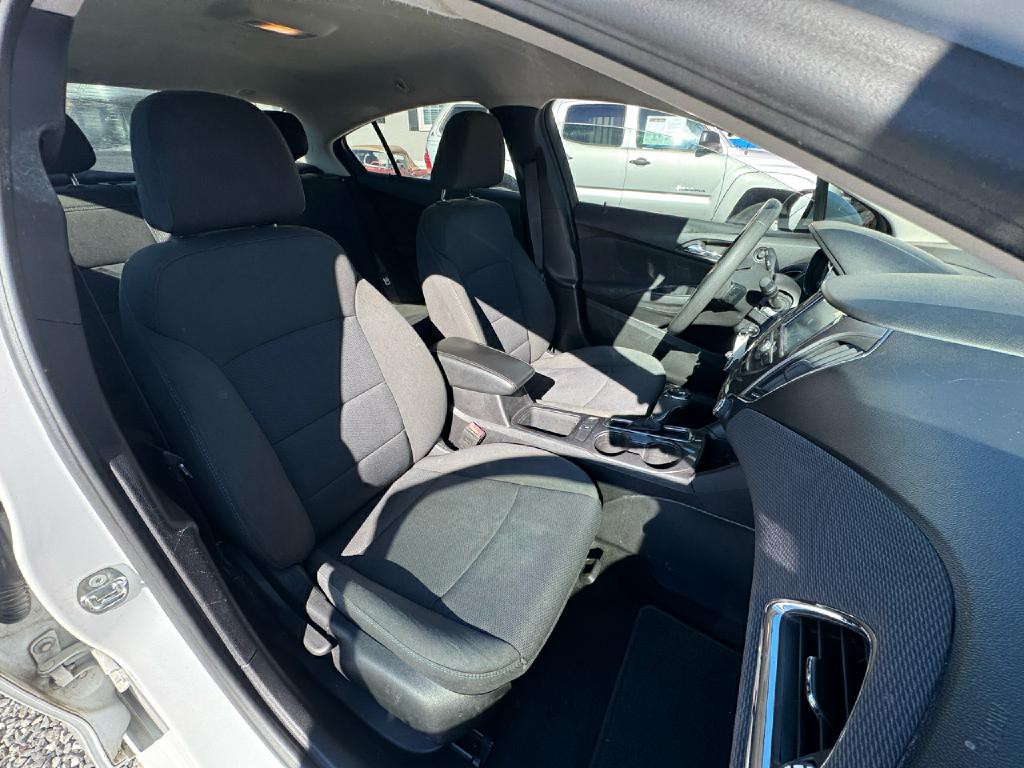 2017 Chevrolet Cruze Image 11
