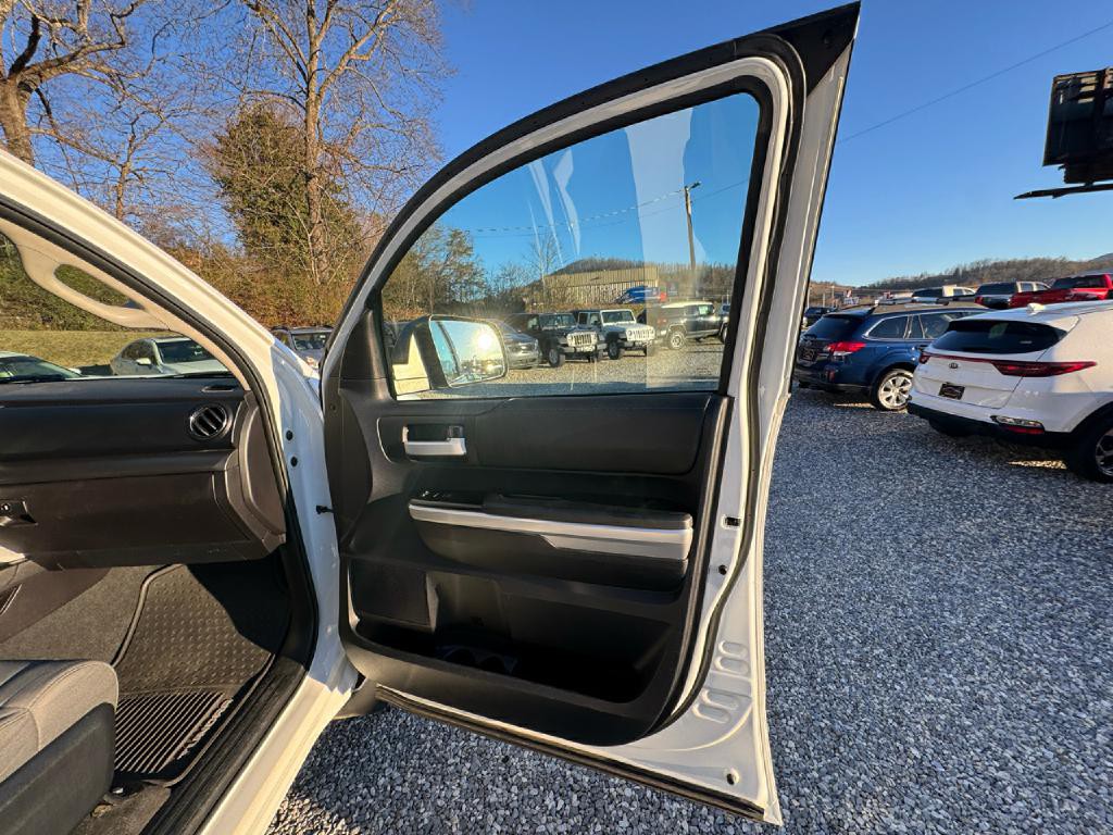 2016 Toyota Tundra Image 9