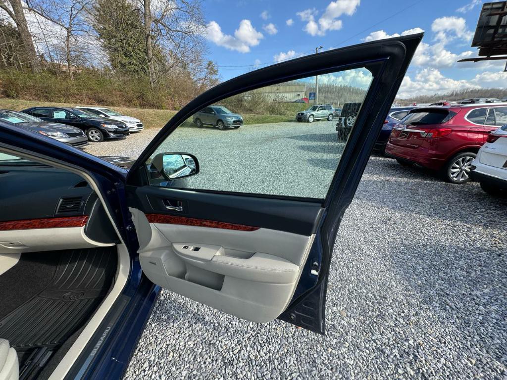 2011 Subaru Legacy Image 9