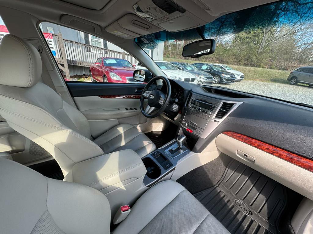 2011 Subaru Legacy Image 11
