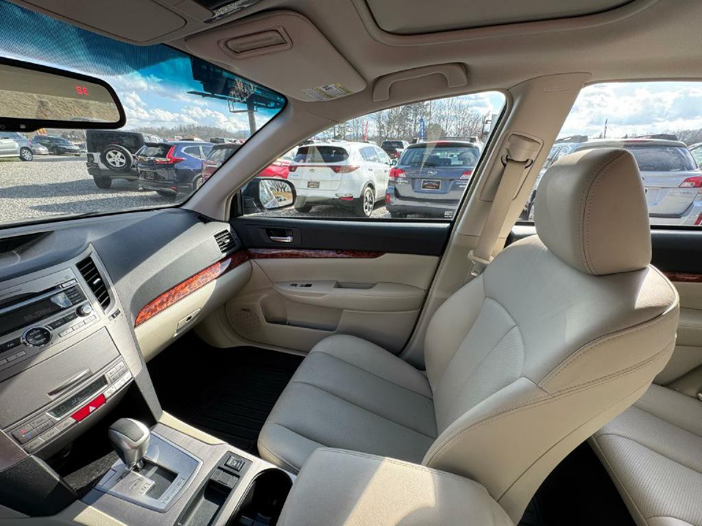 2011 Subaru Legacy Image 18