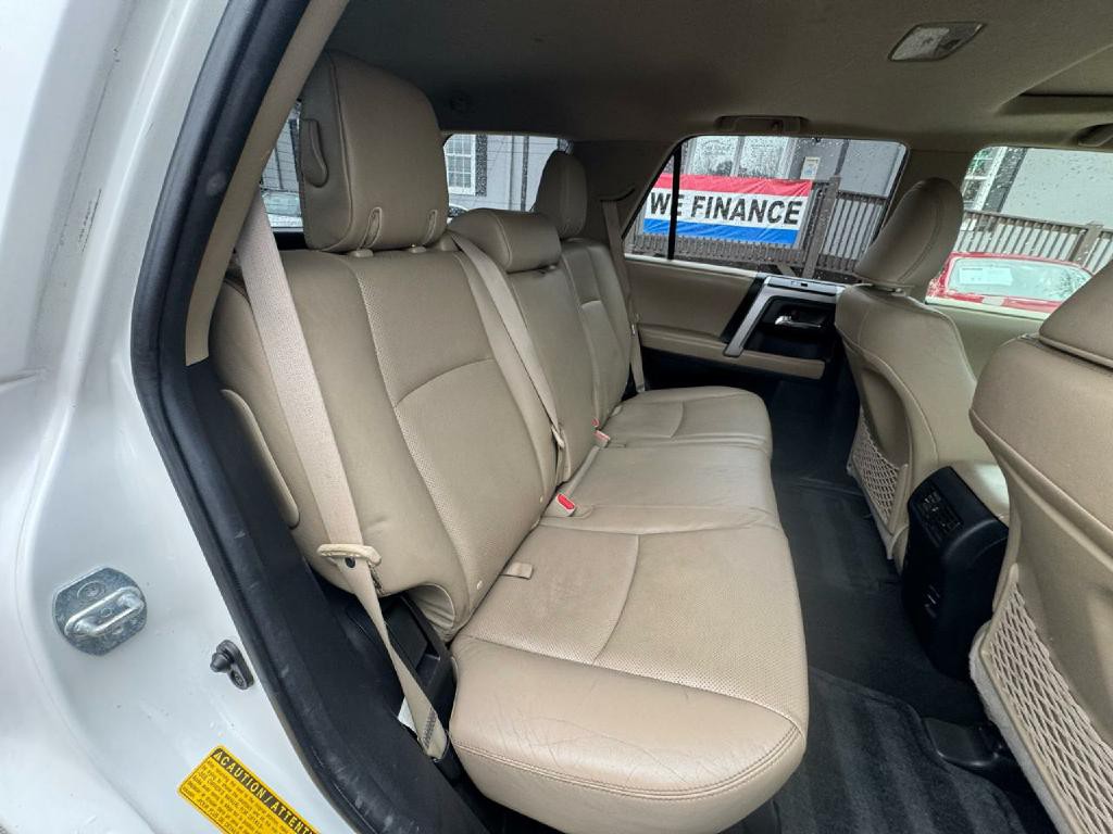 2015 Toyota 4Runner Image 9