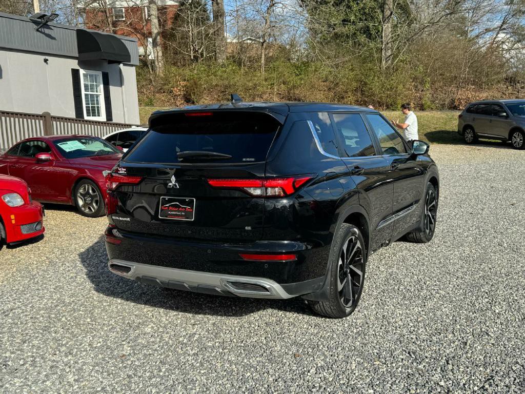 2022 Mitsubishi Outlander Image 4