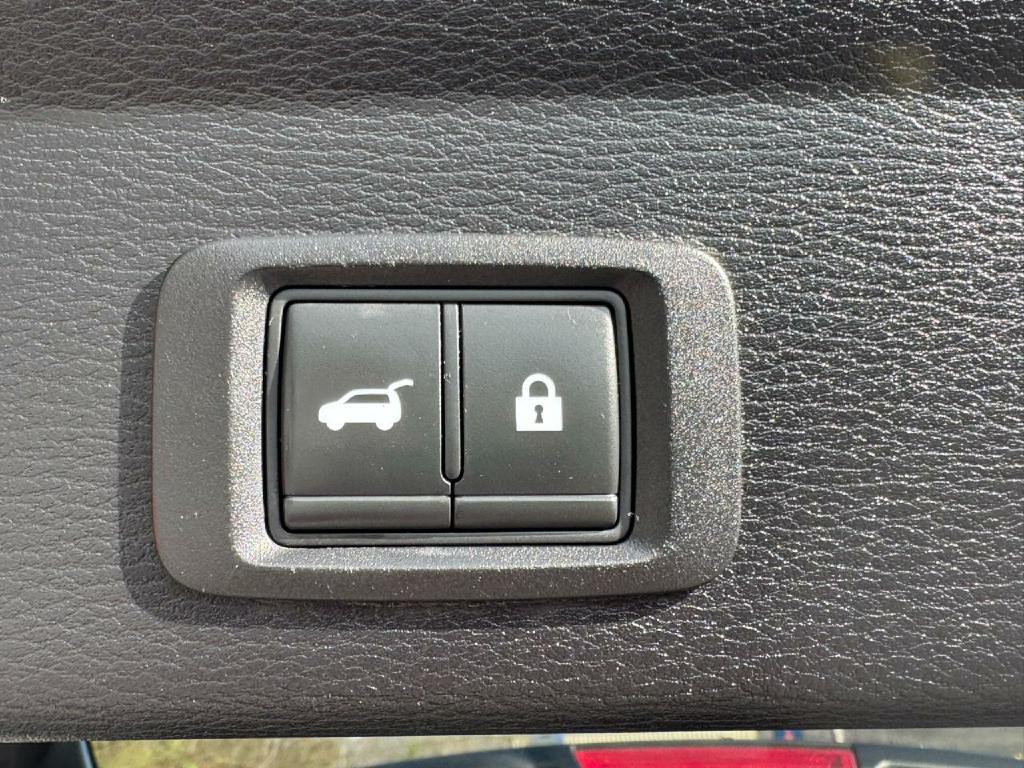 2022 Mitsubishi Outlander Image 6