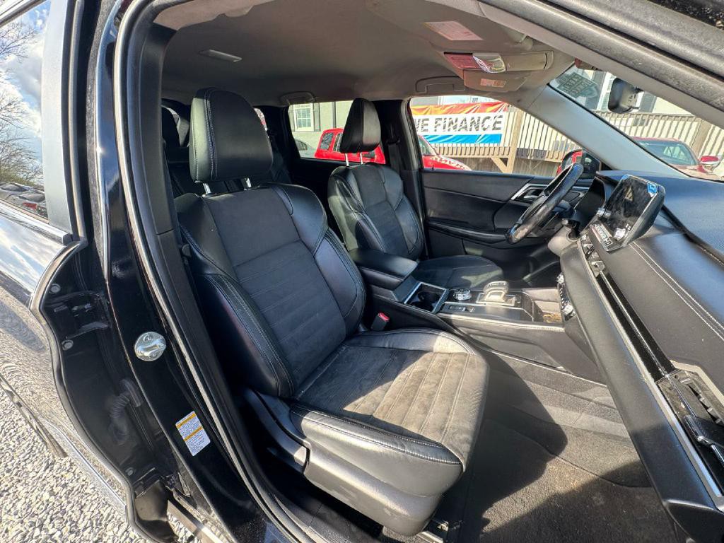 2022 Mitsubishi Outlander Image 12