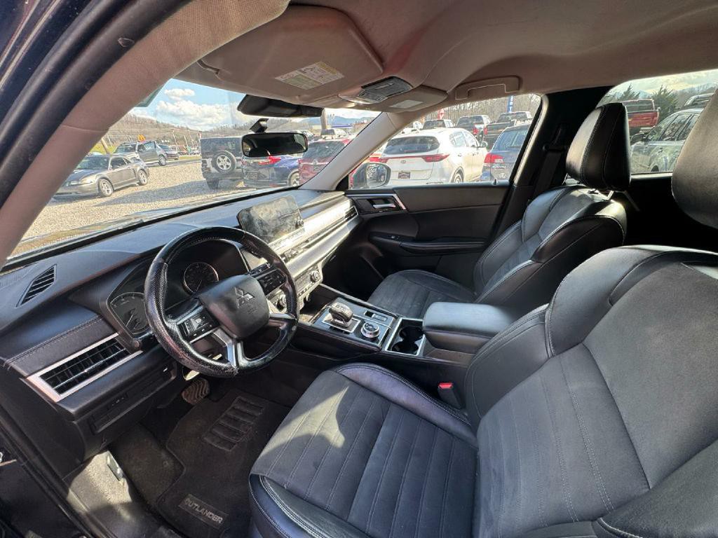 2022 Mitsubishi Outlander Image 14