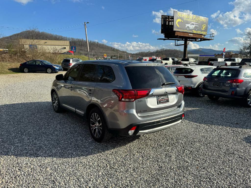 2018 Mitsubishi Outlander Image 3