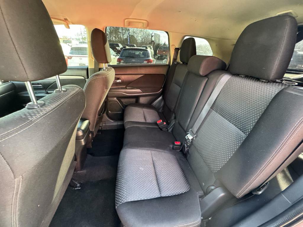 2018 Mitsubishi Outlander Image 7