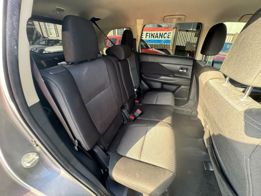 2018 Mitsubishi Outlander Image 10