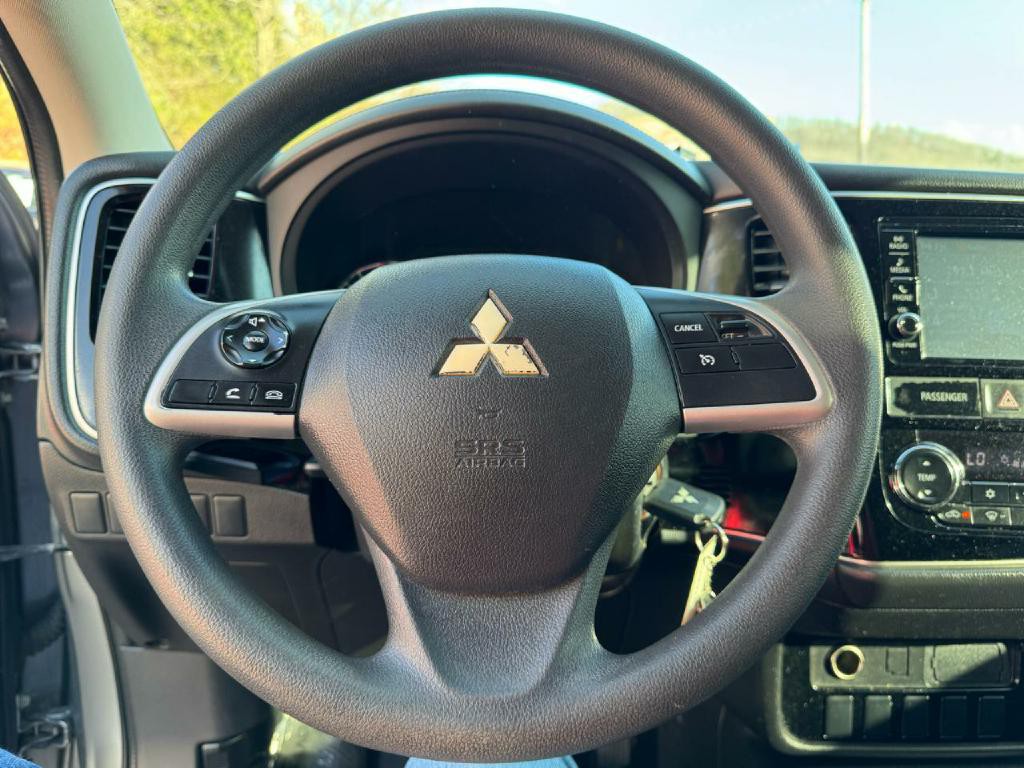 2018 Mitsubishi Outlander Image 17