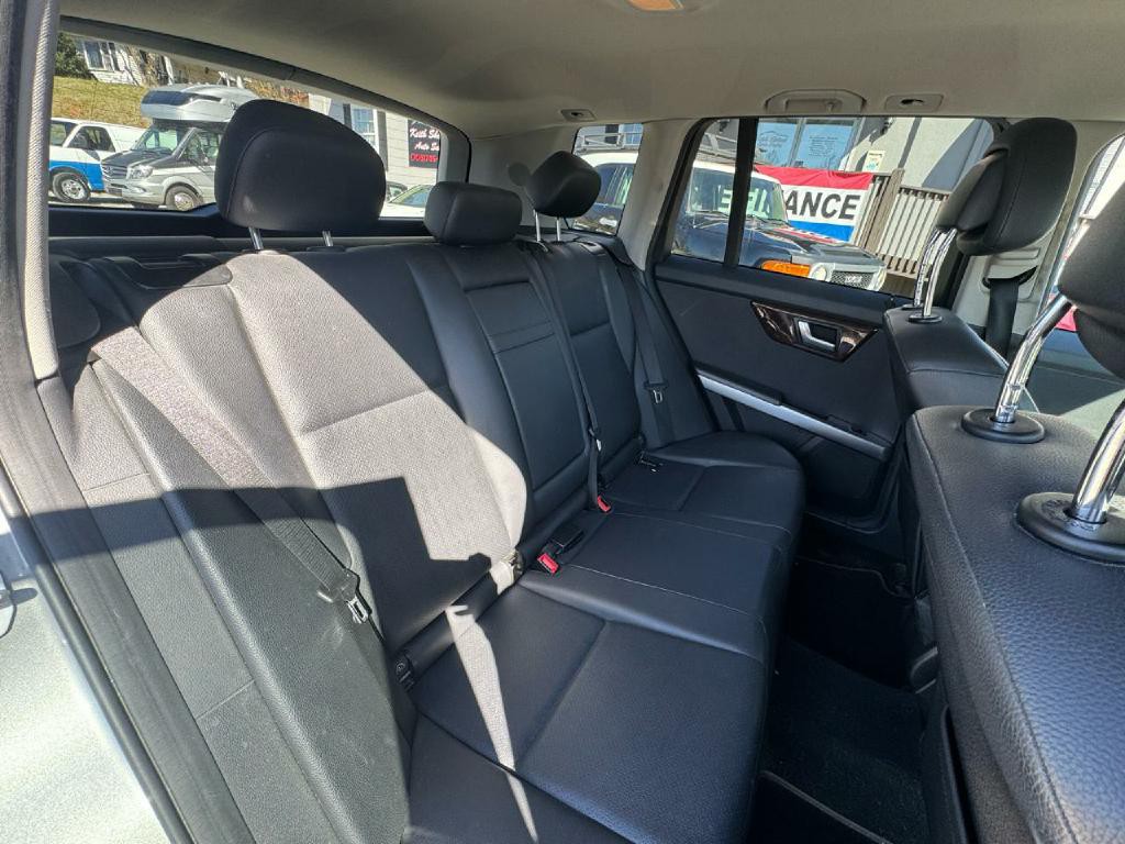 2012 Mercedes-Benz GLK-Class Image 9