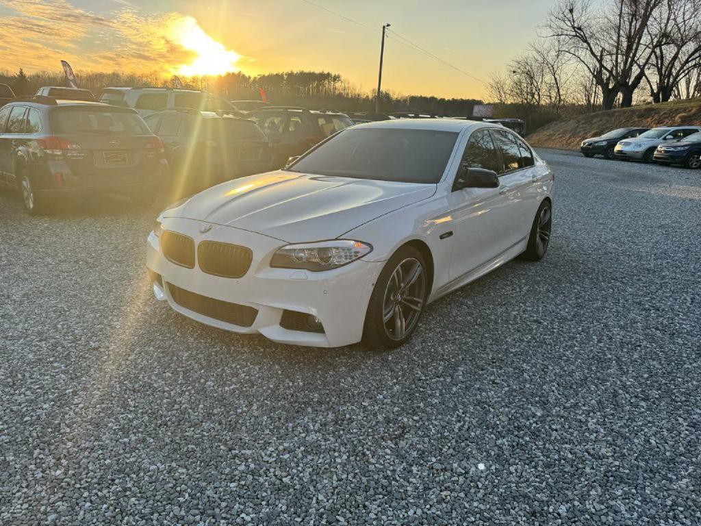 2013 BMW 5 Series Image 2