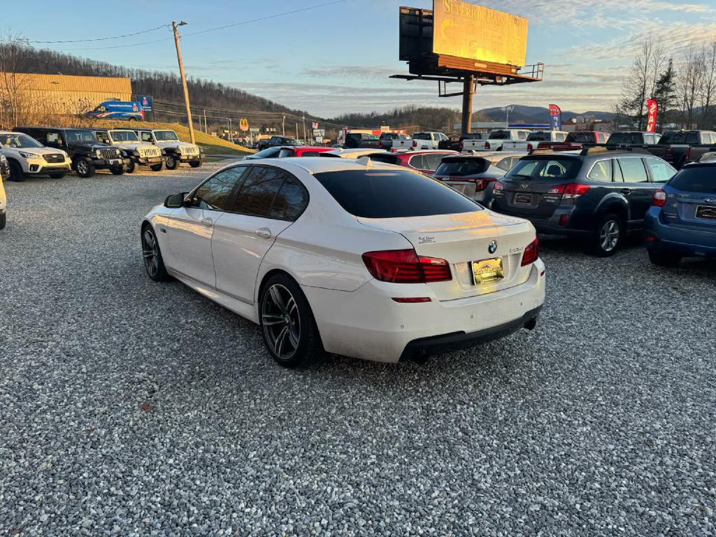 2013 BMW 5 Series Image 3