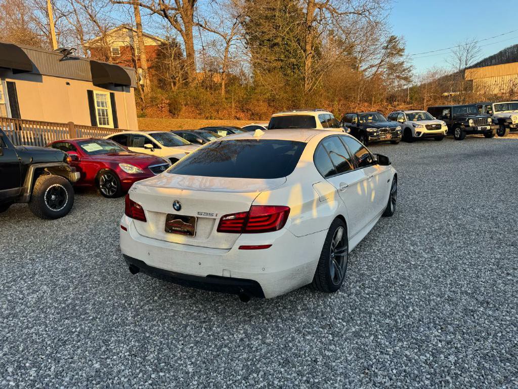 2013 BMW 5 Series Image 4