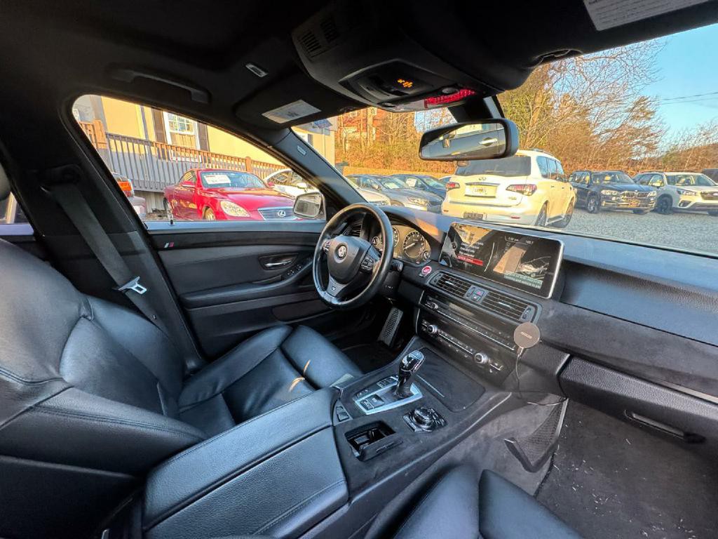 2013 BMW 5 Series Image 11
