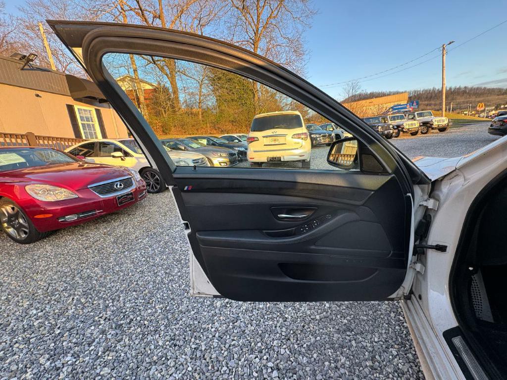 2013 BMW 5 Series Image 12