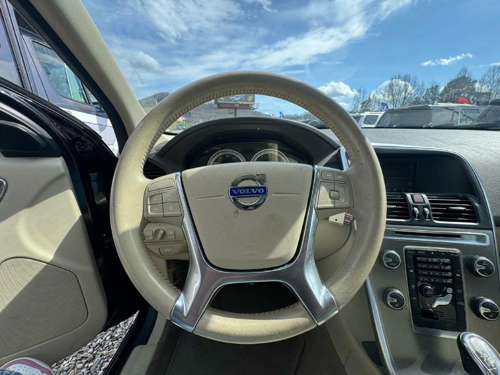 2013 Volvo XC60 Image 10