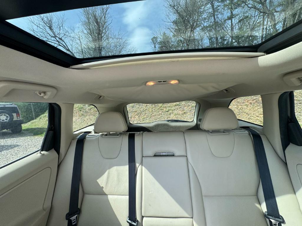 2013 Volvo XC60 Image 13