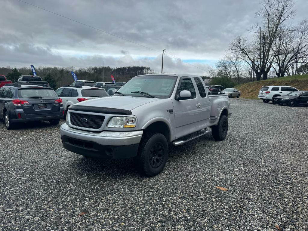 2003 Ford F-150 Image 2