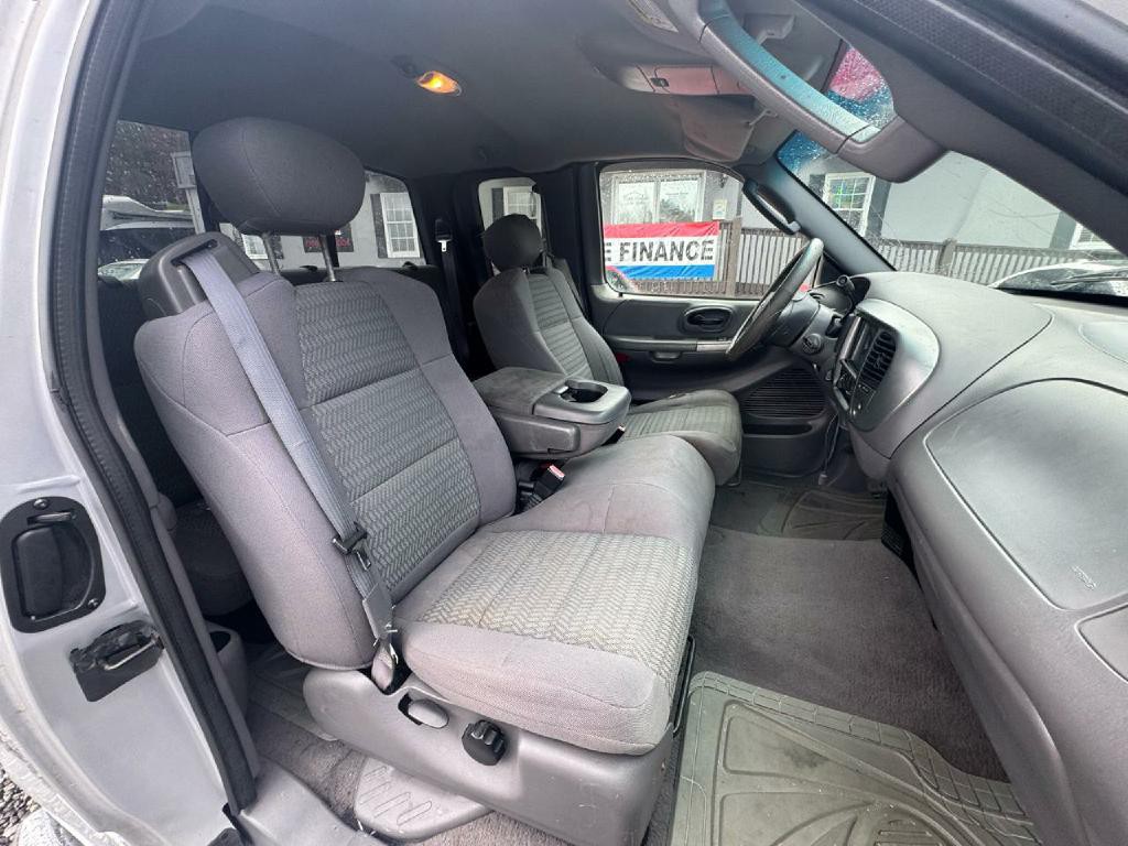 2003 Ford F-150 Image 6