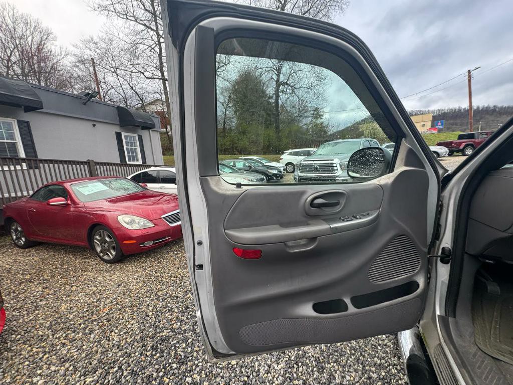 2003 Ford F-150 Image 9