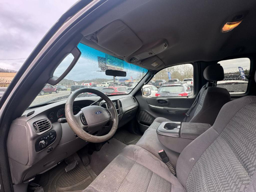 2003 Ford F-150 Image 10