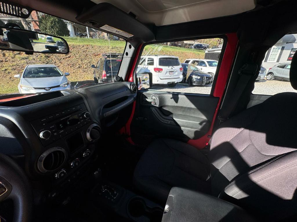 2013 Jeep Wrangler Image 14