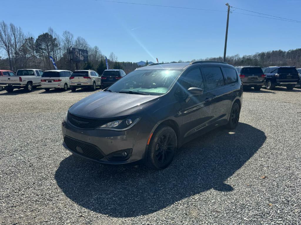 2020 Chrysler Pacifica Image 2