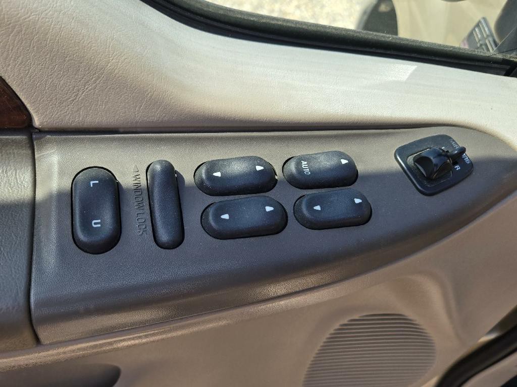 2000 Ford F-250 Image 21