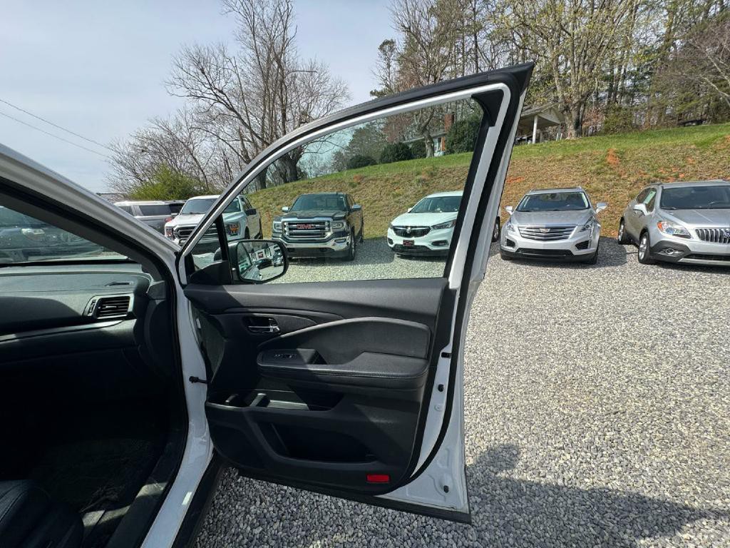 2020 Honda Pilot Image 11