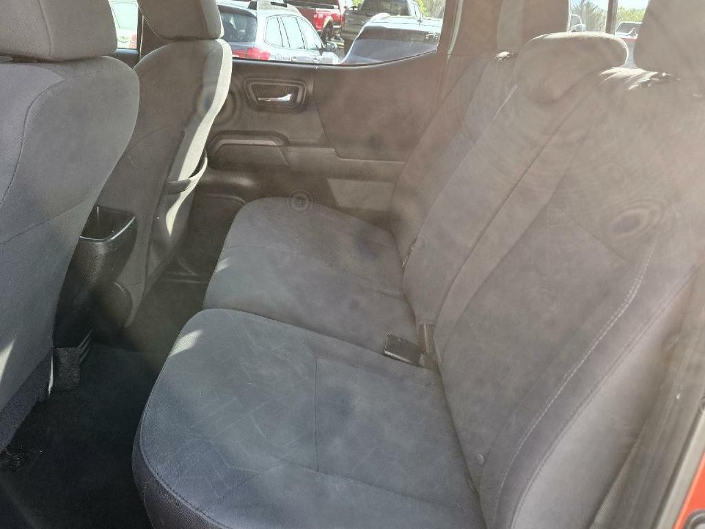 2017 Toyota Tacoma Image 13